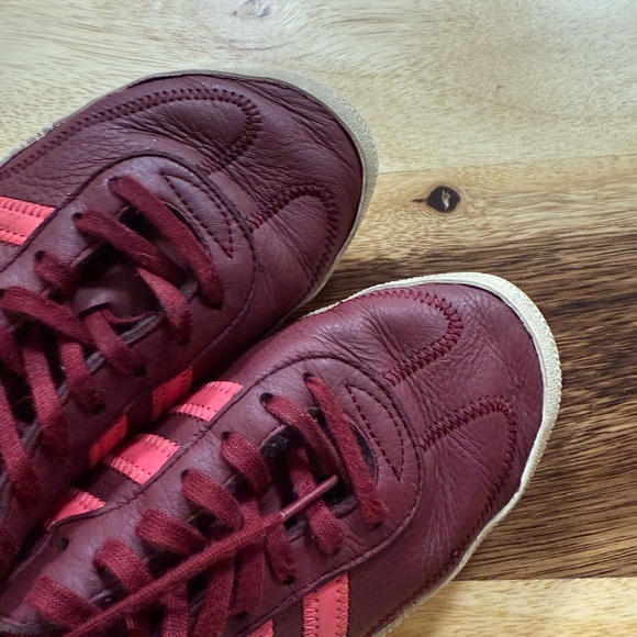 Adidas Sambarose Sneakers in Burgundy and Pink
Size 8 Women's - Picture 10 of 11
